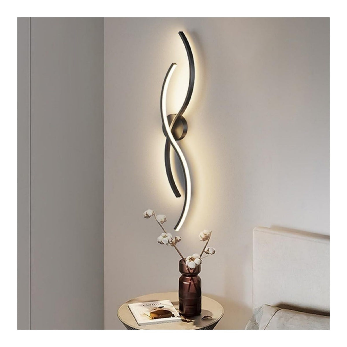 Luminaire Noir et Blanc a silhouette graphique de type applique murale 36 W