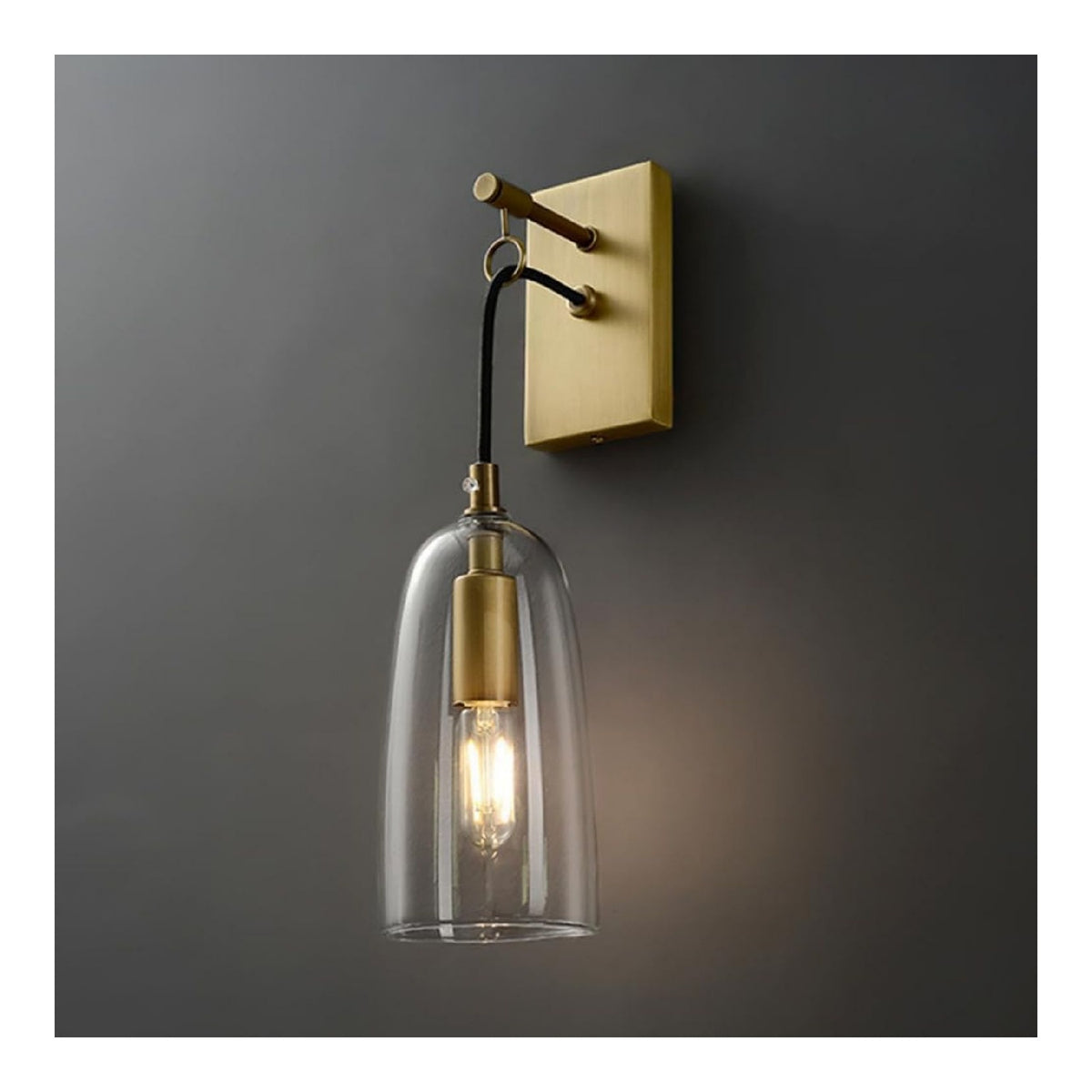 Solution lumineuse Dore et Ambre au dessin sobre en format applique murale Q1-8927