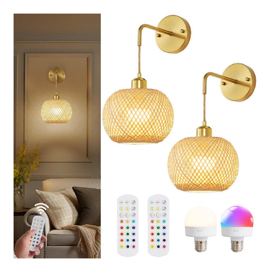 Luminaire Dore et Ambre a silhouette graphique de type applique murale